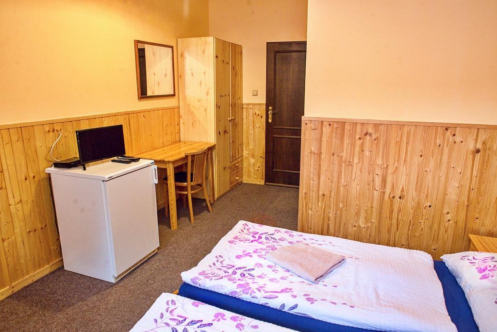 Penzion Radosov Ubytovani V Soukromi Kyselka  Extérieur photo